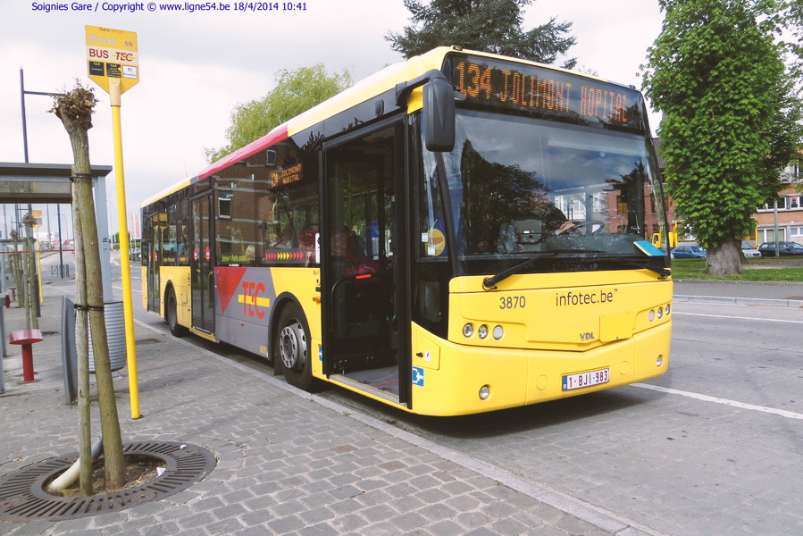 Bus TEC à la gare de Soignies